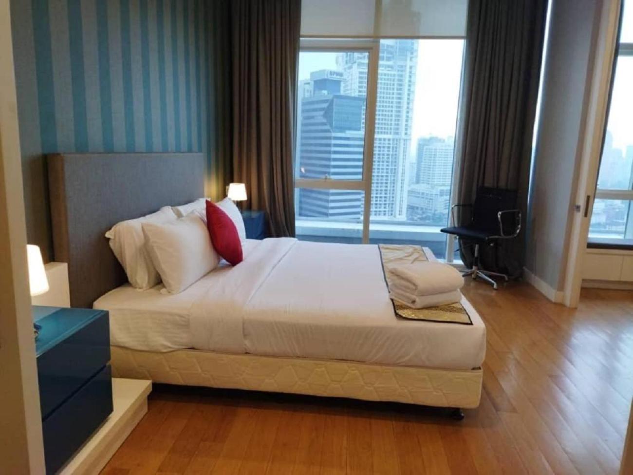 The Platinum Klcc By Moonlight Kuala Lumpur Exterior foto