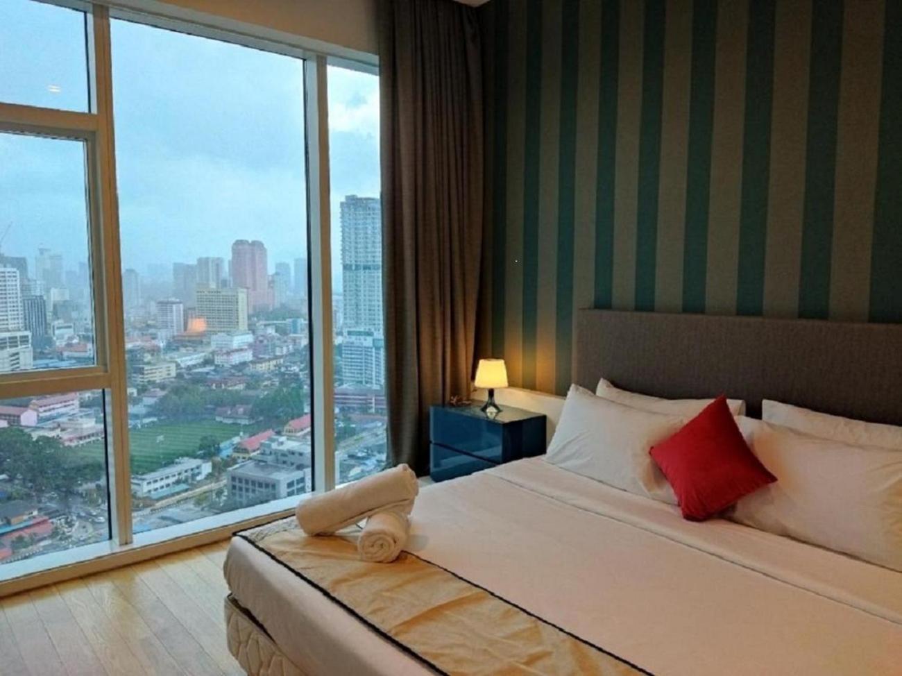 The Platinum Klcc By Moonlight Kuala Lumpur Exterior foto