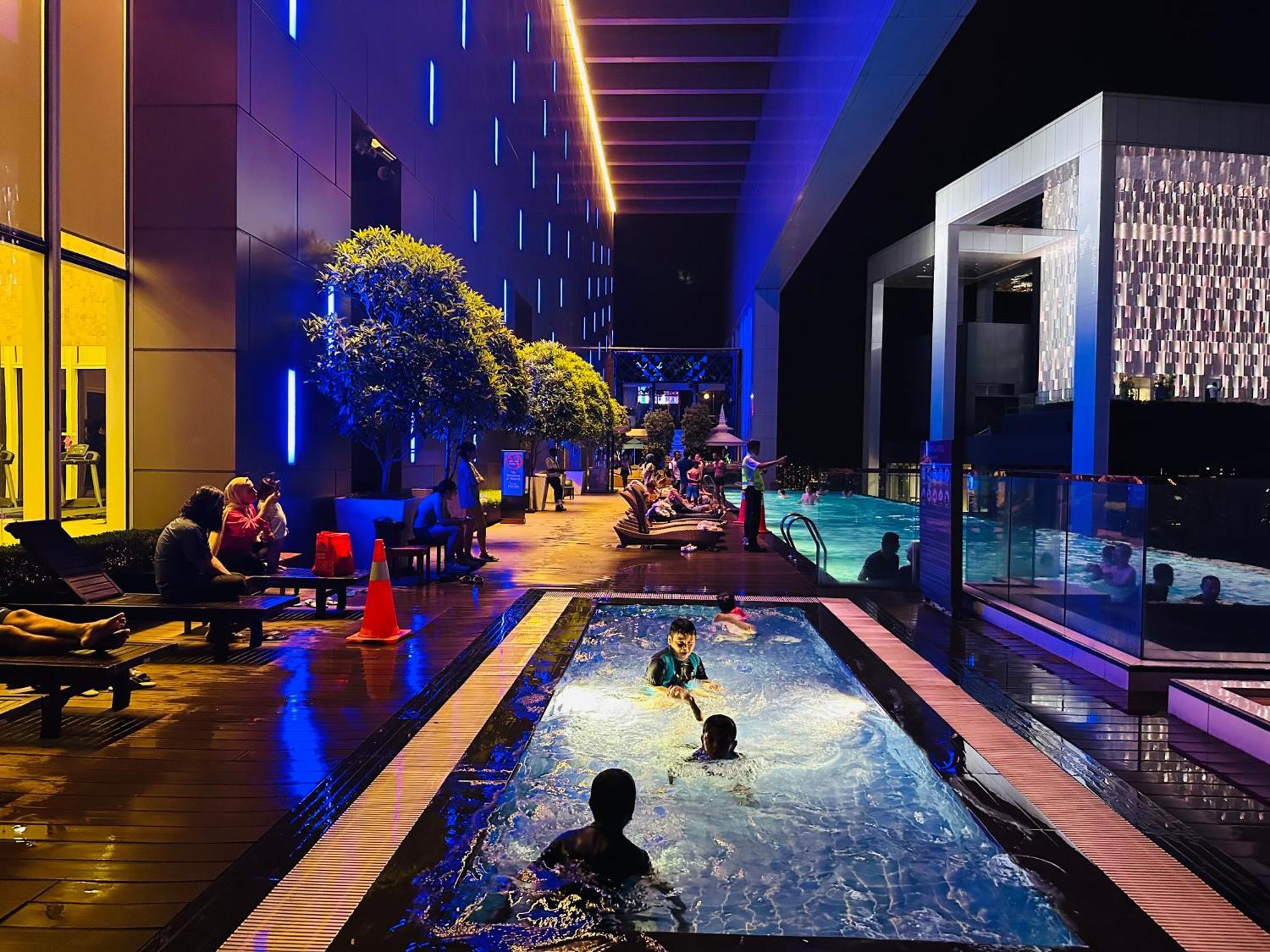 The Platinum Klcc By Moonlight Kuala Lumpur Exterior foto