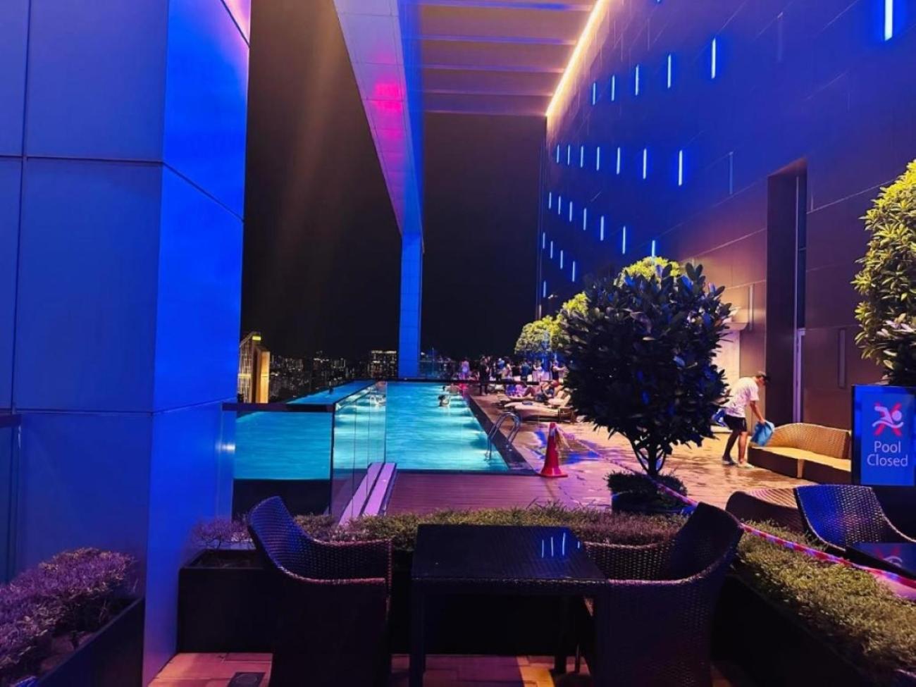 The Platinum Klcc By Moonlight Kuala Lumpur Exterior foto