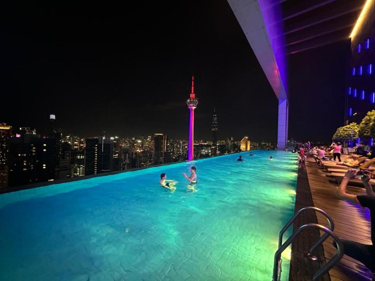 The Platinum Klcc By Moonlight Kuala Lumpur Exterior foto